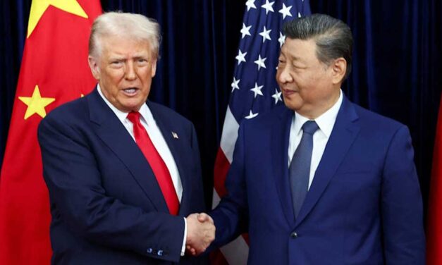 দক্ষিণ কোরিয়ার বুসানে বিমান বাহিনীর ঘাঁটিতে ট্রাম্প-শির বৈঠক