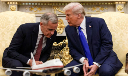 কানাডার বিজ্ঞাপন নিয়ে ক্ষুব্ধ ট্রাম্প, বাড়িয়ে দিলেন ১০% শুল্ক