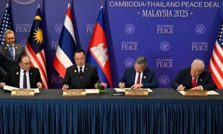ট্রাম্পের উপস্থিতিতে ‘শান্তি চুক্তিতে’ সই থাইল্যান্ড-কম্বোডিয়ার নেতাদের