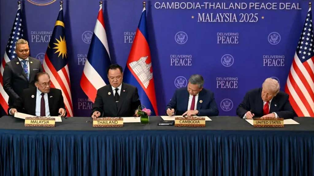 ট্রাম্পের উপস্থিতিতে ‘শান্তি চুক্তিতে’ সই থাইল্যান্ড-কম্বোডিয়ার নেতাদের