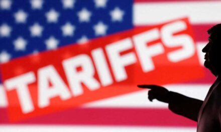 চীনের ওপর আরও ১০০% শুল্ক আরোপের হুমকি ট্রাম্পের