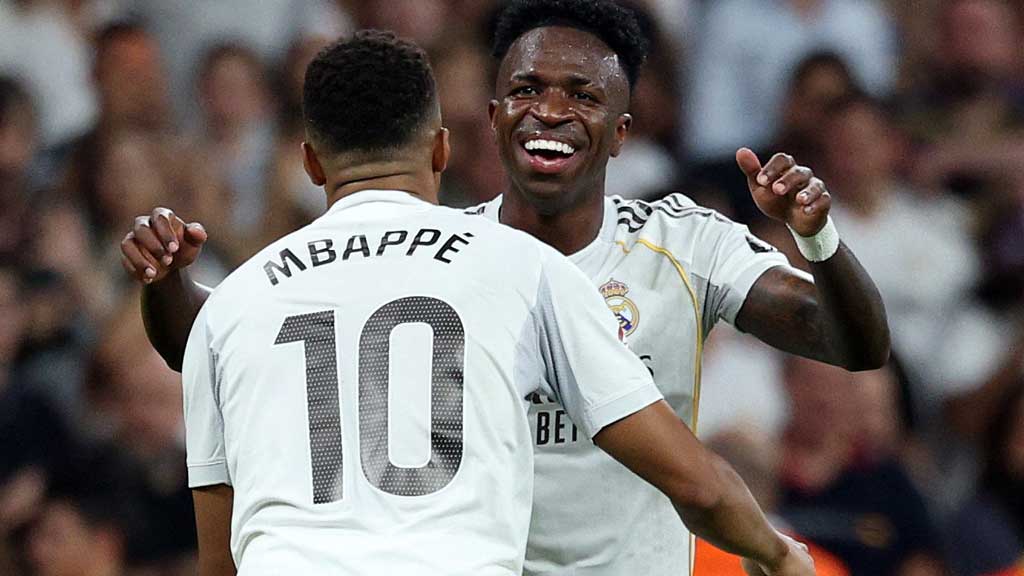 ভিনিসিউস-এমবাপেকে আটকে রাখার ব্যাপারে আত্মবিশ্বাসী বার্সেলোনা কোচ