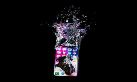 ফোনের চার্জিং পোর্টে পানি ঢুকে গেলে করণীয় কী?