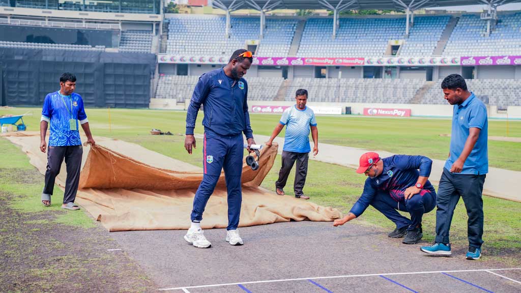এমন উইকেট আগে কখনও দেখেননি স্যামি