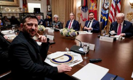 টমাহক মিলল না, হোয়াইট হাউস থেকে ‘শূন্য হাতে ফিরলেন’ জেলেনস্কি