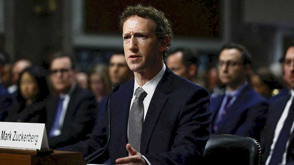 আদালতে হাজির হতেই হবে জাকারবার্গকে, বিচারকের আদেশ